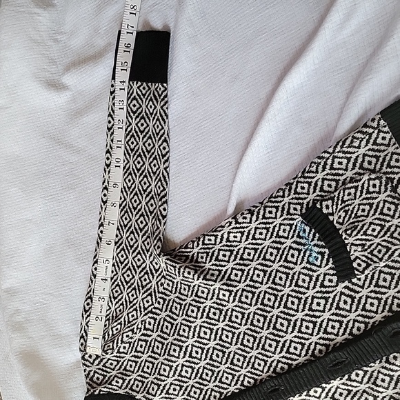 BILLABONG Black Cream Cardigan Sweater Small EUC - Picture 6 of 8